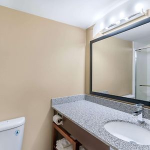 Queen Room Mobility accessible